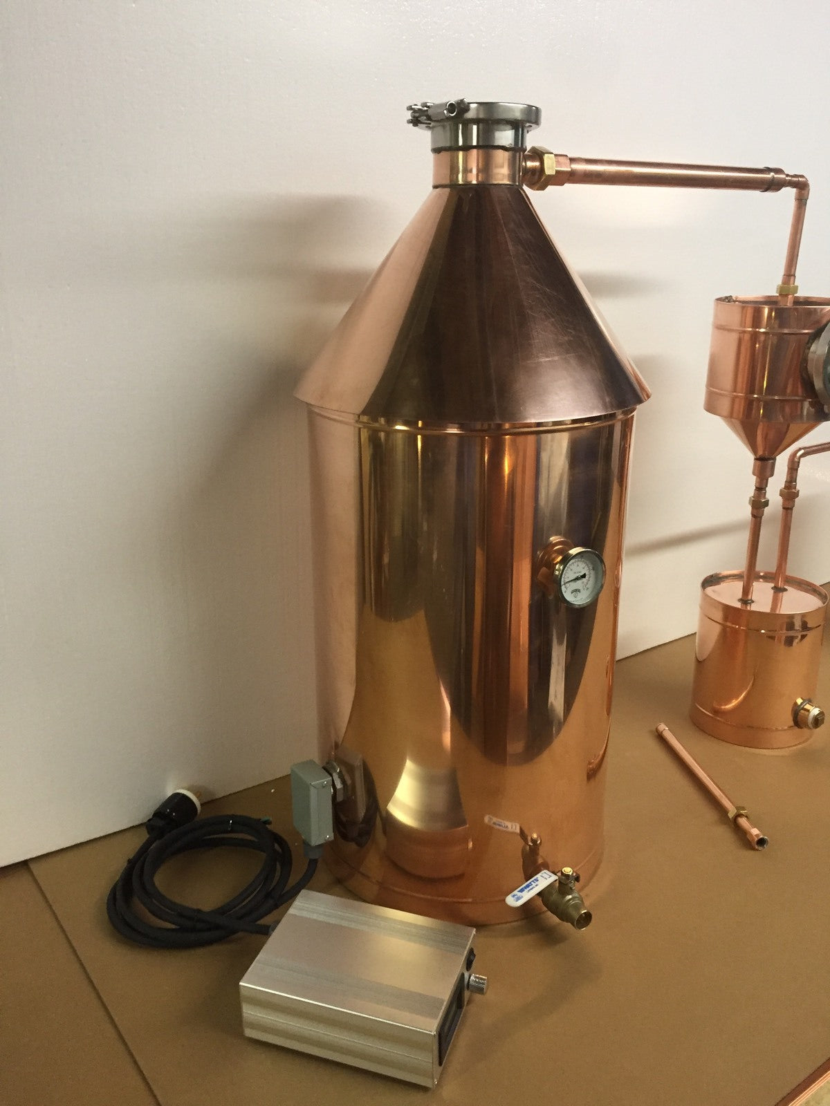20 Gallon Copper Moonshine Still/ Gin Basket/200 Volt Electric